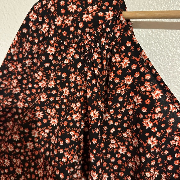 Good Luck Gem floral jumpsuit. Size medium. - Picture 4 of 5